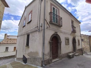 Casa Semi Indipendente in Vendita a Montazzoli, 40'000€, 200 m²