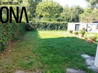 Trilocale in Vendita a Castiglione Messer Raimondo, 25'313€, 150 m²