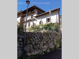 Rustico in Vendita a Isera, 230'000€, 360 m²