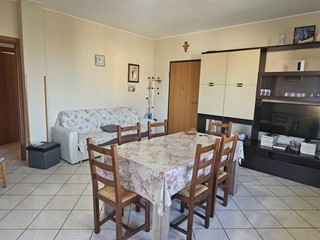 Quadrilocale in Vendita a Notaresco, 115'000€, 90 m²