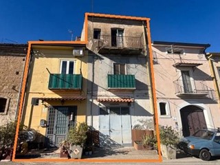 Casa Semi Indipendente in Vendita a Paduli, 84'000&euro;, 200 m²