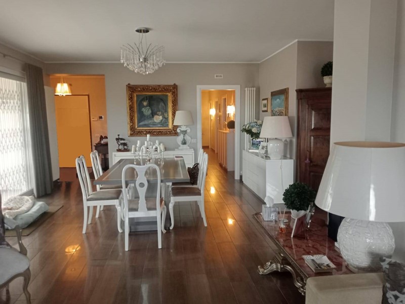 Appartamento in Vendita a Teramo, 340'000€, 190 m²