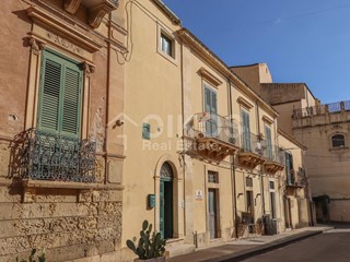 Quadrilocale in Vendita a Noto, 730'000€, 177 m²