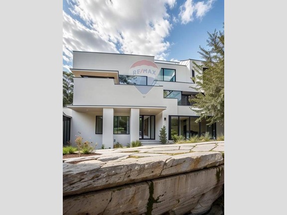 Rustico in Vendita a Cremia, 140'000€, 515 m²