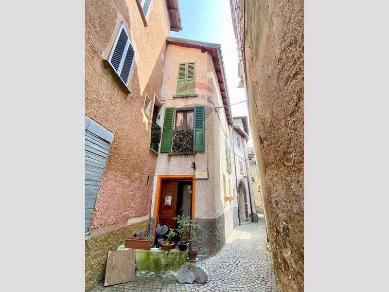 Casa Semi Indipendente in Vendita a Margno, 47'000€, 132 m²