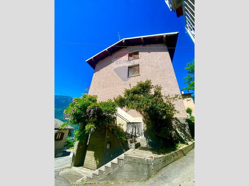 Casa Indipendente in Vendita a Berbenno di Valtellina, 58'000€, 188 m²