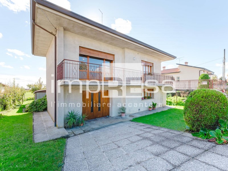 Casa Indipendente in Vendita a Cappella Maggiore, 230'000€, 200 m²