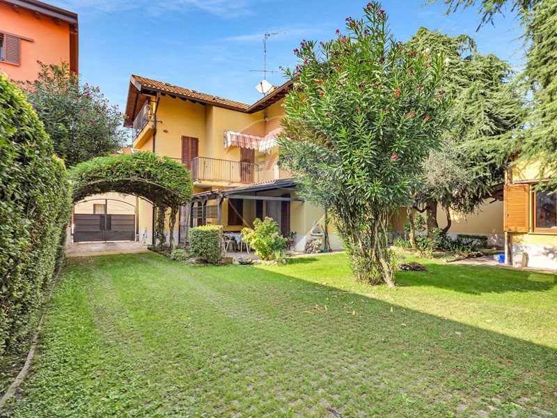 Villa in Vendita a Melzo, 645'000€, 286 m²