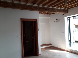 Ufficio in Affitto a Cascina, 340&euro;, 30 m²