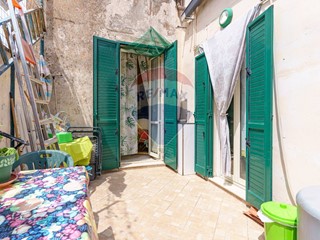 Casa Semi Indipendente in Vendita a Catania, 49'000&euro;, 70 m²