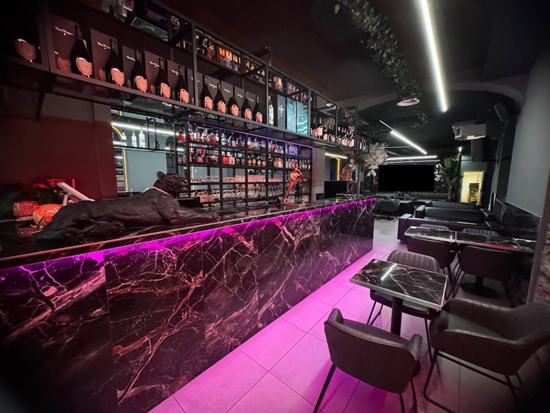 Negozio in Affitto a Gallarate, 3'000&euro;, 200 m²