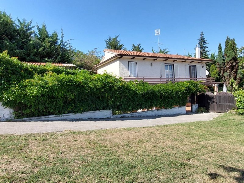 Villa in Vendita a Ariano Irpino, 400'000&euro;, 240 m²