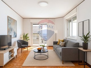 Trilocale in Vendita a Trieste, 210'000€, 99 m², con Box