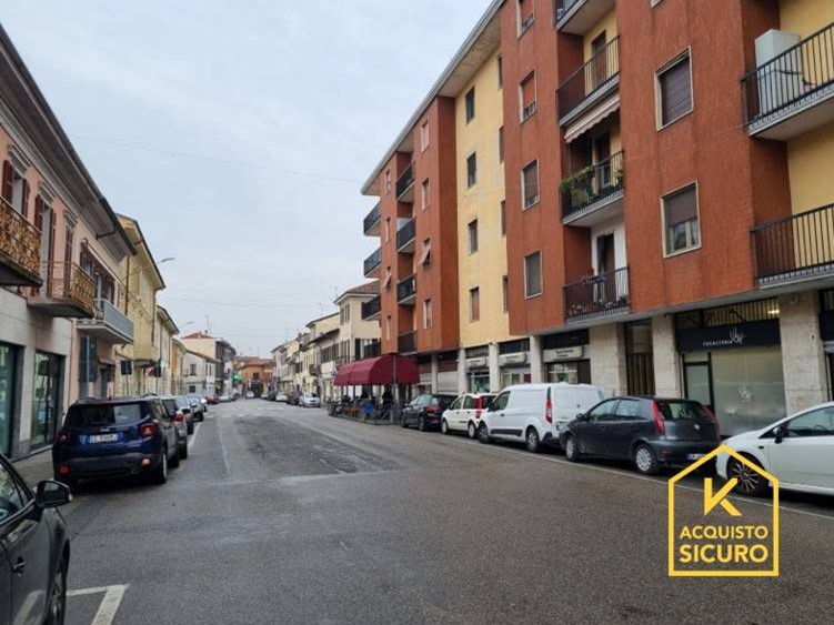 Trilocale in Vendita a Cassolnovo, 47'000&euro;, 80 m²