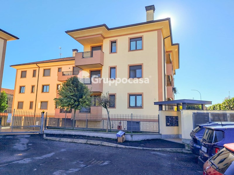 Trilocale in Vendita a Magenta, 250'000€, 80 m²