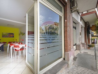 Attività commerciale in Vendita a Acireale, 90 m²