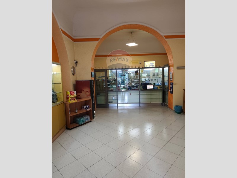 Attività commerciale in Vendita a Santa Venerina, 84'000€, 80 m²