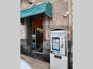 Attività commerciale in Vendita a Santa Venerina, 84'000€, 80 m²