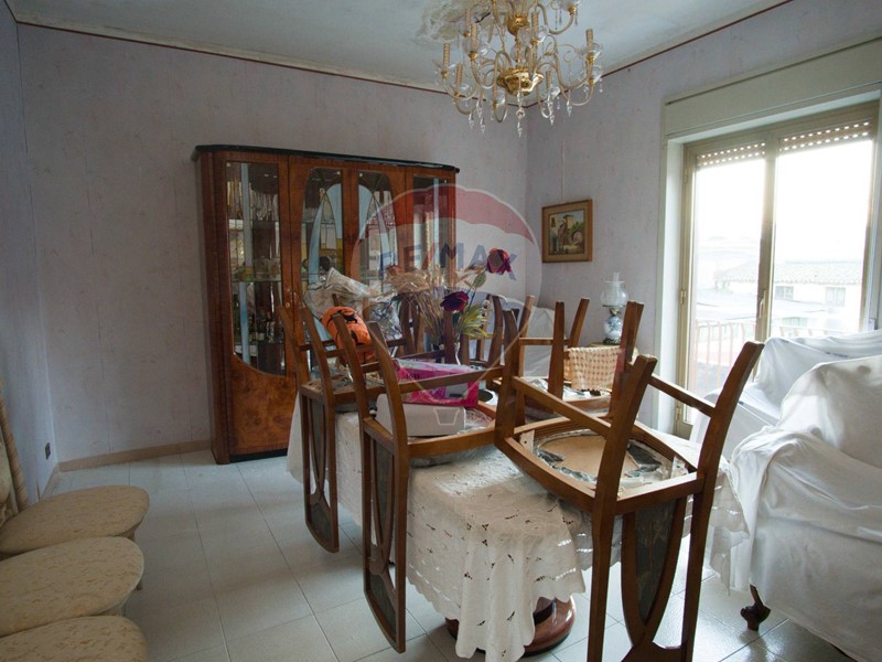 Appartamento in Vendita a Catania, 75'000€, 114 m²