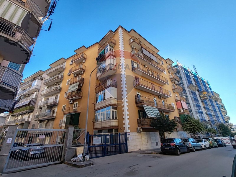 Quadrilocale in Vendita a Casoria, 160'000&euro;, 110 m²