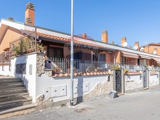 Villetta a schiera in Vendita a Roma, 225'000&euro;, 80 m²