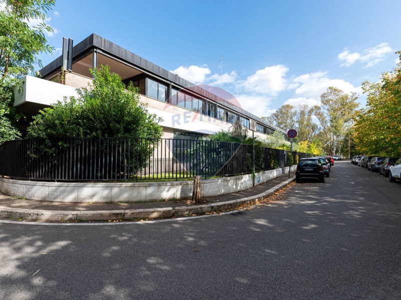 Appartamento in Vendita a Roma, 4'500'000€, 1975 m², con Box