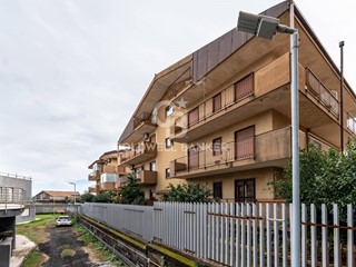 Appartamento in Vendita a Piedimonte Etneo, 99'000€, 117 m²