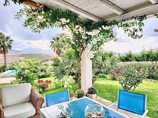 Villa in Vendita a Balestrate, 620'000€, 233 m²