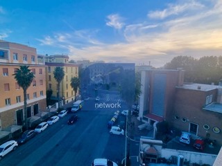 Quadrilocale in Vendita a Roma, 435'000€, 150 m²