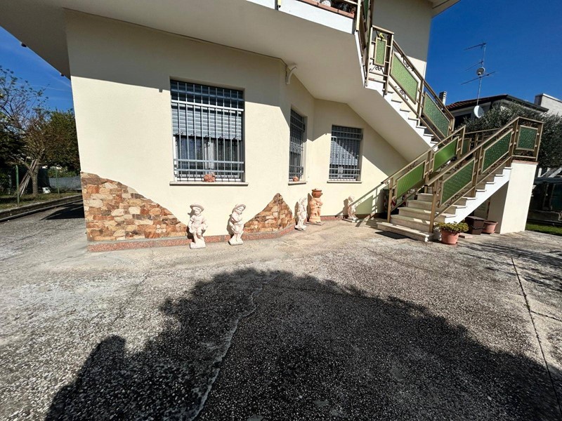 Appartamento in Vendita a Arquà Polesine, 85'000€, 113 m²