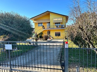 Villa in Vendita a Rovigo, 219'000€, 190 m²