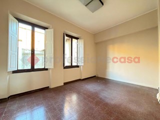 Ufficio in Affitto a Arezzo, 500€, 35 m²