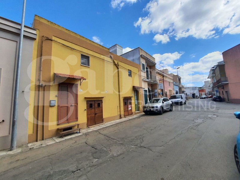 Casa Indipendente in Vendita a Taurisano, 78'000€, 245 m²