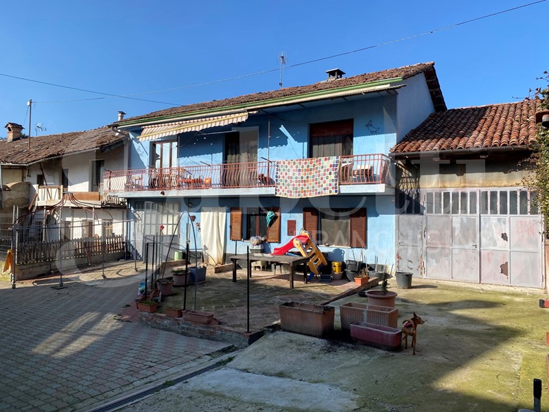 Casa Indipendente in Vendita a Cherasco, 137'000€, 140 m²