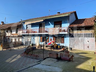 Casa Indipendente in Vendita a Cherasco, 137'000€, 140 m²