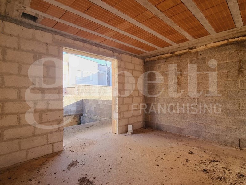 Villa bifamiliare in Vendita a Casarano, 135'000€, 350 m²