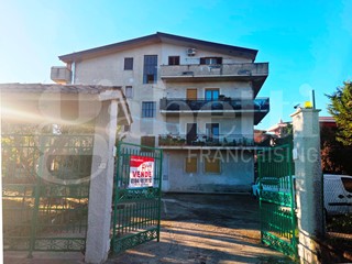 Appartamento in Vendita a Marano Marchesato, 53'000€, 150 m²