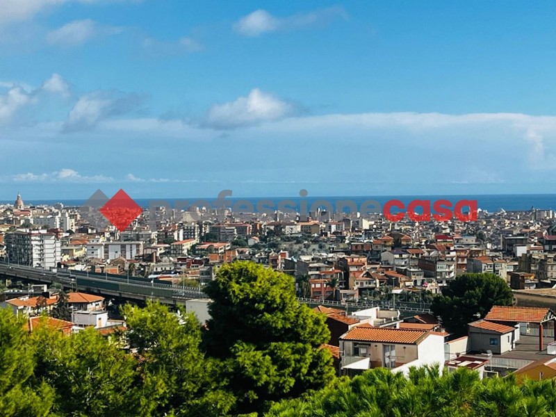Trilocale in Vendita a Catania, 83'000€, 97 m²