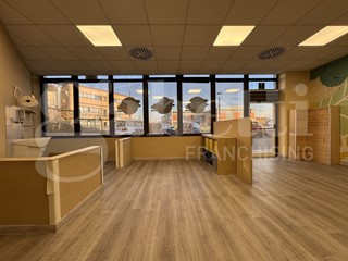 Negozio in Vendita a Curno, 195'000&euro;, 190 m²