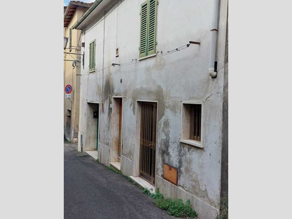 Appartamento in Vendita a Asciano, 65'000€, 70 m², con Box