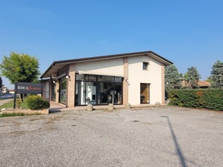 Immobile commerciale in Affitto a Borgosatollo, 950€, 95 m²