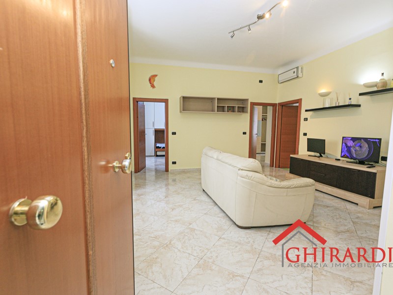 Appartamento in Affitto a Genova, zona Sestri Ponente, 850&euro;, 108 m², arredato