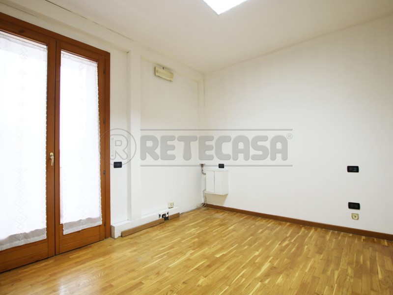 Ufficio in Affitto a Vicenza, 550&euro;, 56 m²