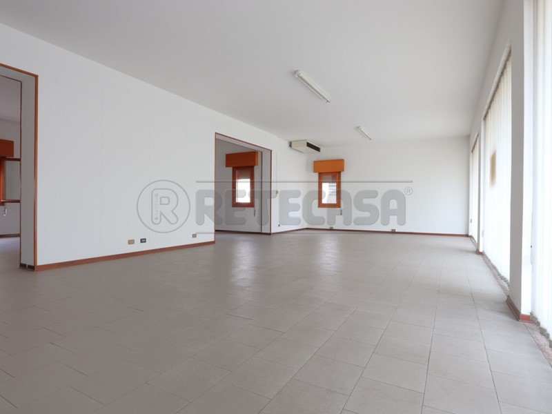 Immobile commerciale in Vendita a Grisignano di Zocco, 115'000&euro;, 151 m²