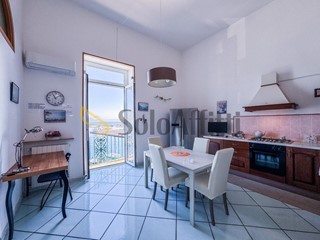 Quadrilocale in Affitto a Bacoli, zona Baia, 1'250&euro;, 120 m², arredato