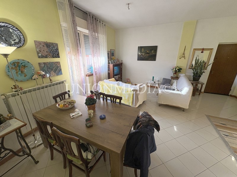 Appartamento in Vendita a Castelnuovo Magra, 145'000€, 105 m²