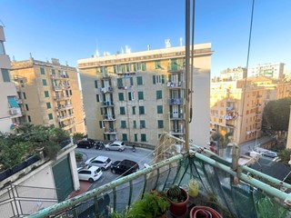 Appartamento in Vendita a Genova, zona San Fruttuoso, 140'000€, 105 m²