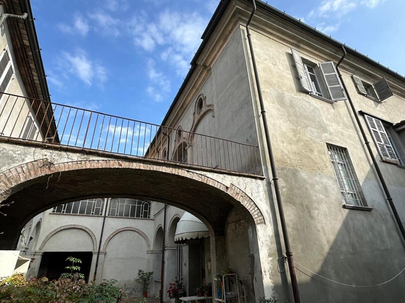Casa Indipendente in Vendita a Cortemaggiore, 500'000€, 500 m²