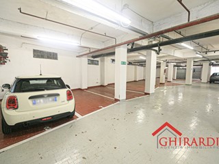 Box in Affitto a Genova, zona Sestri Ponente, 150&euro;, 200 m²