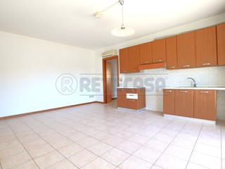 Quadrilocale in Vendita a Barbarano Mossano, 130'000&euro;, 90 m², con Box